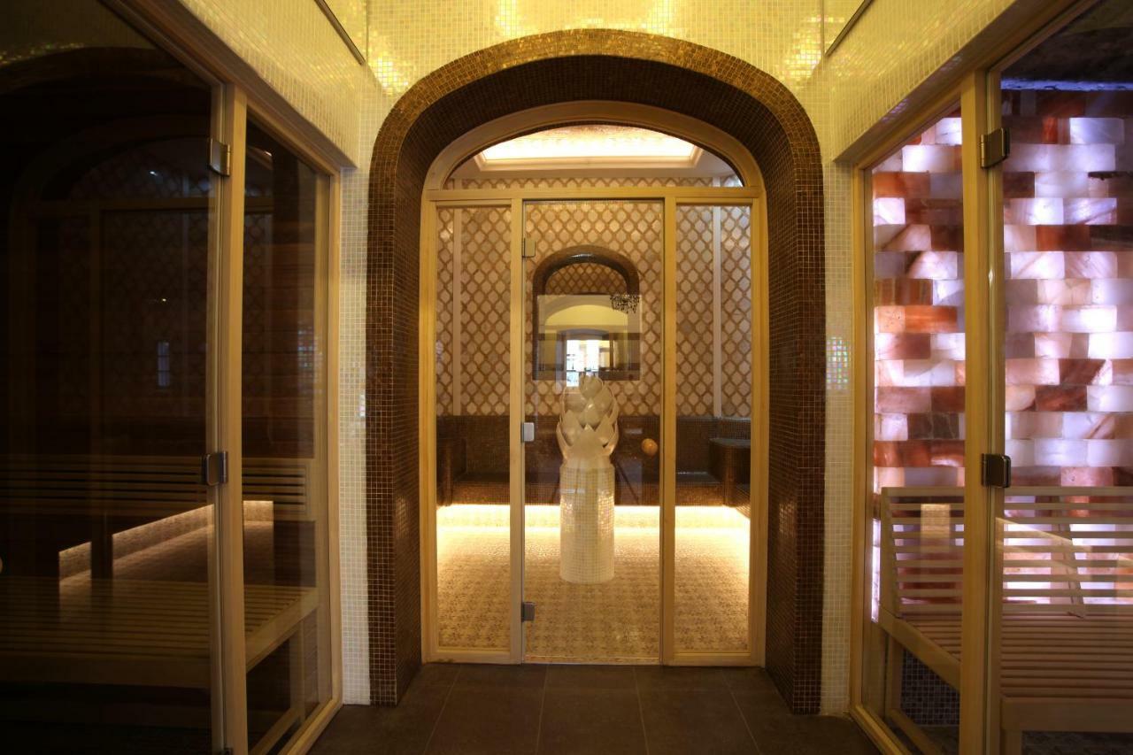 Hotel Kristaly Imperial ตาตา ภายนอก รูปภาพ