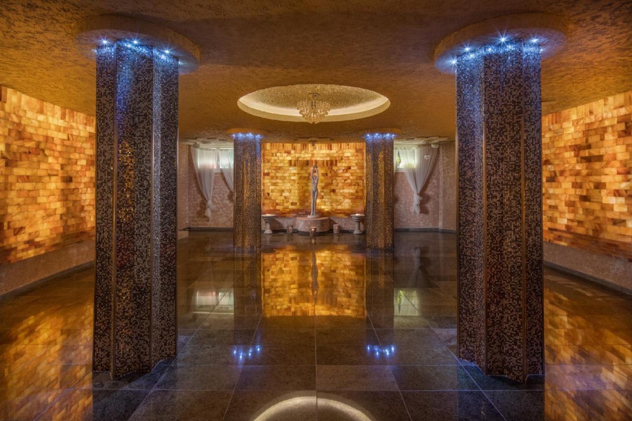 Hotel Kristaly Imperial ตาตา ภายนอก รูปภาพ